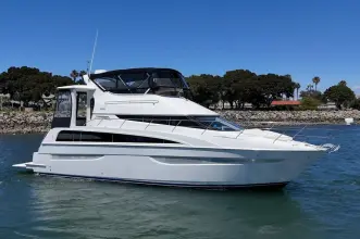 Thumbnail von Carver 43 Motor-Yacht