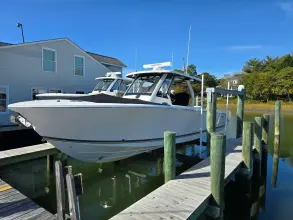 Pursuit S 328 Sport