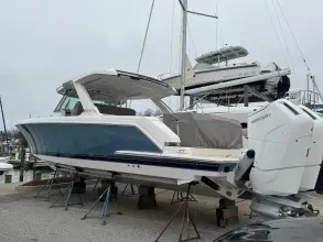 Tiara Yachts 43LS
