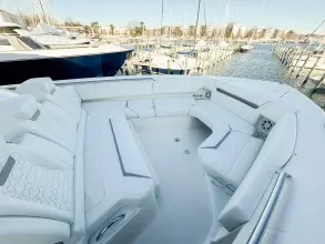 Thumbnail von Tiara Yachts 43LS