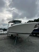 Tiara Yachts 34 LS