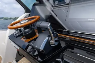 Thumbnail von Tiara Yachts 39 LS
