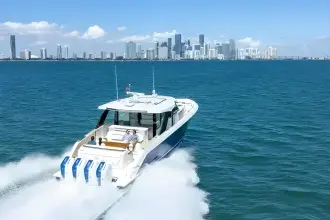 Thumbnail von Tiara Yachts 56LS