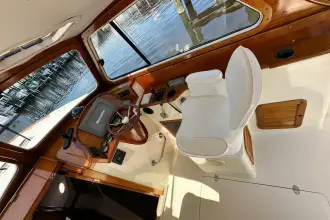 Thumbnail von Hinckley Picnic Boat 36 EP