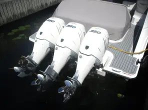 Thumbnail von Sea Ray SLX 400 Außenborder