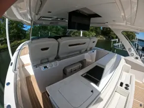 Thumbnail von Tiara Yachts 43LS