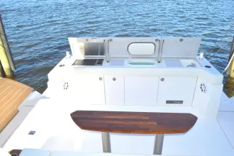 Thumbnail von Tiara Yachts EX60