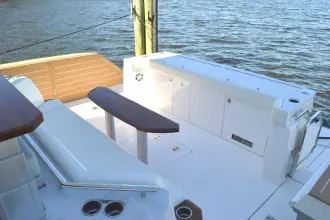 Thumbnail von Tiara Yachts EX60