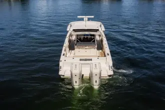 Thumbnail von Boston Whaler 380 Outrage