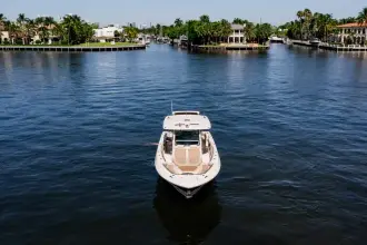 Thumbnail von Boston Whaler 380 Outrage