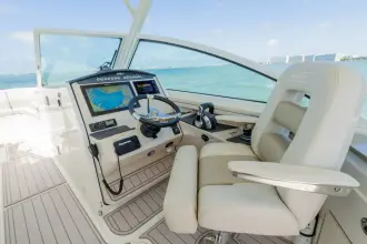 Thumbnail von Boston Whaler 320 Vantage