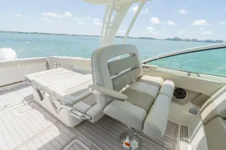 Thumbnail von Boston Whaler 320 Vantage