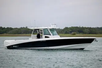 Thumbnail von Boston Whaler 370 Outrage
