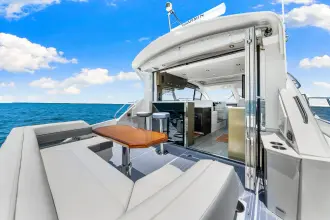 Thumbnail von Cruisers Yachts 50 Cantius