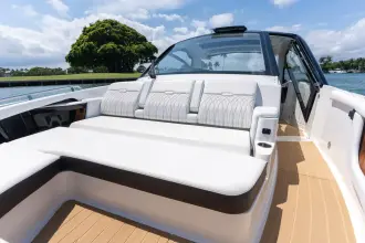 Thumbnail von Sea Ray 370 Sundancer Außenborder