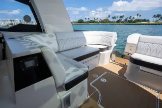 Thumbnail von Sea Ray 370 Sundancer Außenborder
