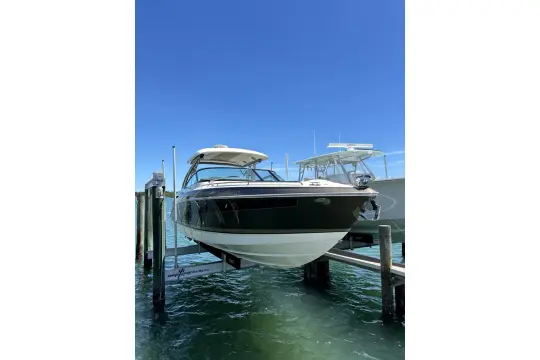 Formula 350 Crossover Bowrider