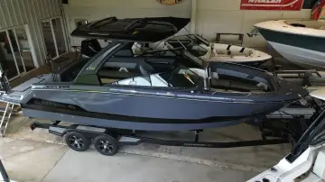 Chaparral 8 SSX
