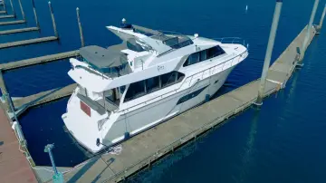 Apollonian Pilothouse 52