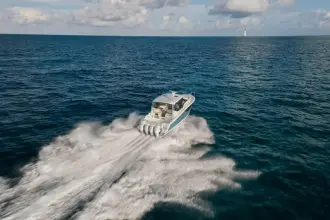 Thumbnail von Boston Whaler 405 Conquest