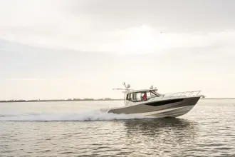 Thumbnail von Boston Whaler 405 Conquest
