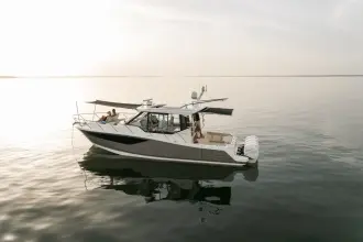 Thumbnail von Boston Whaler 405 Conquest