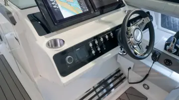 Thumbnail von Sea Ray SLX 310 Außenborder