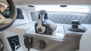 Thumbnail von Sea Ray SLX 310 Außenborder