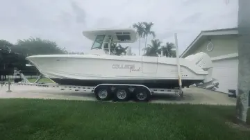 Thumbnail von Boston Whaler 330 Outrage
