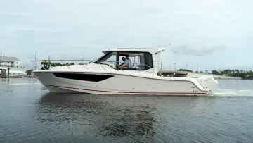 Thumbnail von Boston Whaler 365 Conquest