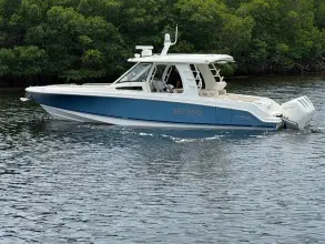 Thumbnail von Boston Whaler 350 Realm