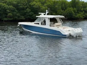 Thumbnail von Boston Whaler 350 Realm
