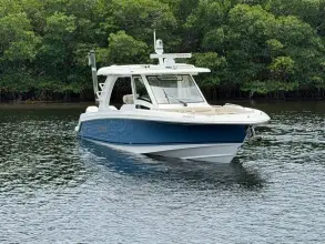 Thumbnail von Boston Whaler 350 Realm