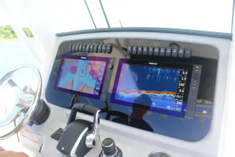 Thumbnail von Boston Whaler 330 Outrage