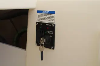 Thumbnail von Boston Whaler 330 Outrage