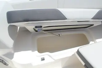Thumbnail von Boston Whaler 330 Outrage