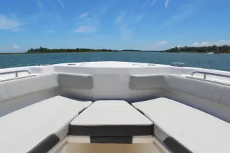 Thumbnail von Boston Whaler 330 Outrage