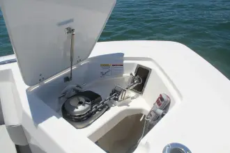 Thumbnail von Boston Whaler 330 Outrage