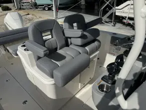 Thumbnail von Boston Whaler 280 Outrage