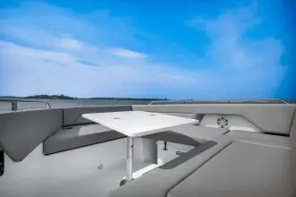 Thumbnail von Cruisers Yachts 38 VTR EC