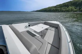 Thumbnail von Cruisers Yachts 38 VTR EC