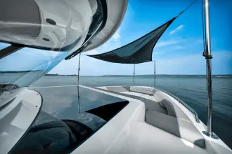 Thumbnail von Cruisers Yachts 38 VTR EC