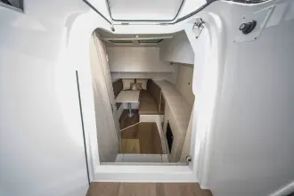 Thumbnail von Cruisers Yachts 38 VTR EC
