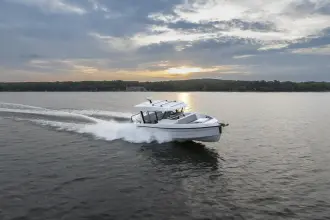 Thumbnail von Cruisers Yachts 38 VTR EC