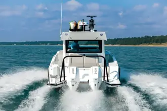 Thumbnail von Cruisers Yachts 38 VTR EC