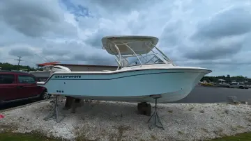 Grady White Freedom 235