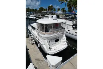 Thumbnail von Sea Ray 390 Motor Yacht
