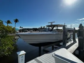 Thumbnail von Boston Whaler 350 Realm