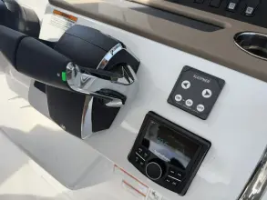 Thumbnail von Cruisers Yachts 38 VTR