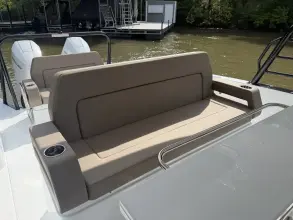 Thumbnail von Cruisers Yachts 38 VTR